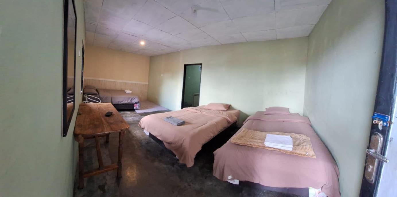 Smiley'S Homestay Berastagi Room photo